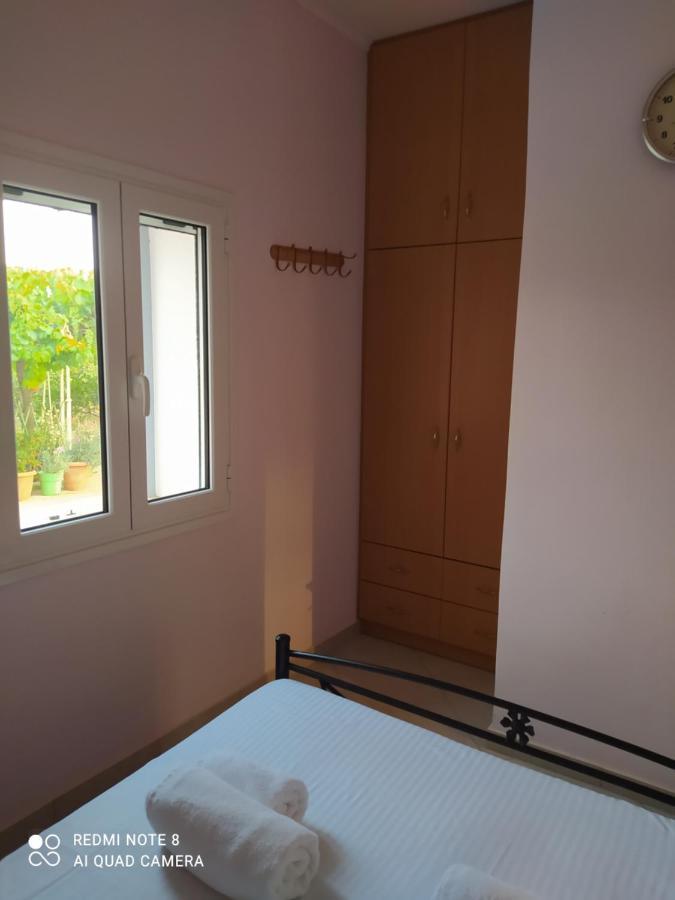 Ozena Countryside Apartment Vromonérion Exterior photo